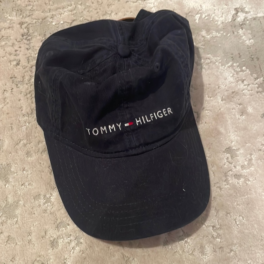 Tommy Hilfiger hat